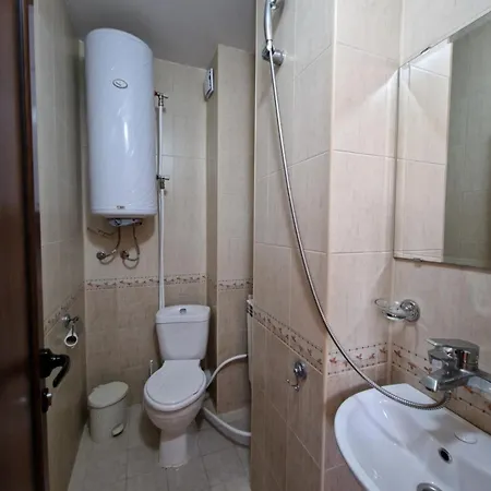 Rebeka Lodge Τριάβνα