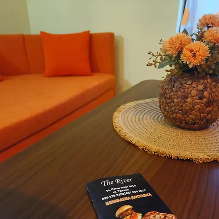 Lodge Rebeka Τριάβνα