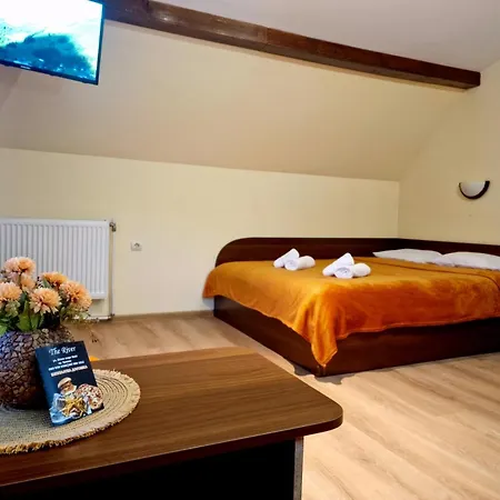 Lodge Rebeka Tryavna