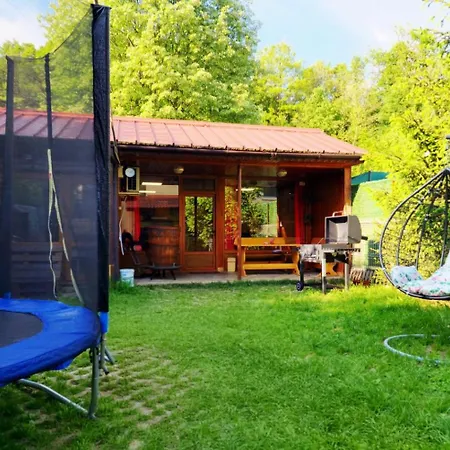 Rebeka Lodge Τριάβνα