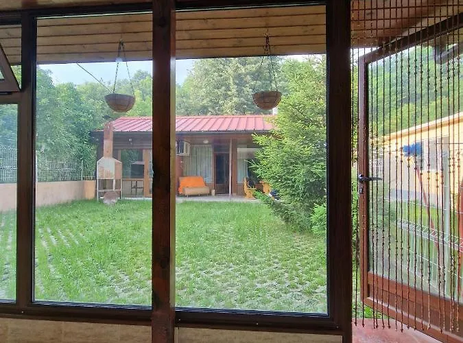 Rebeka אכסניה *