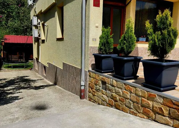 Rebeka * טריאבנה